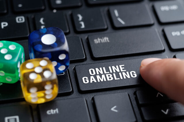 Can you make a living from online gambling?
